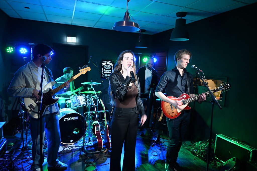 ../Images/10 jaar Ro's Barbershop 090.jpg